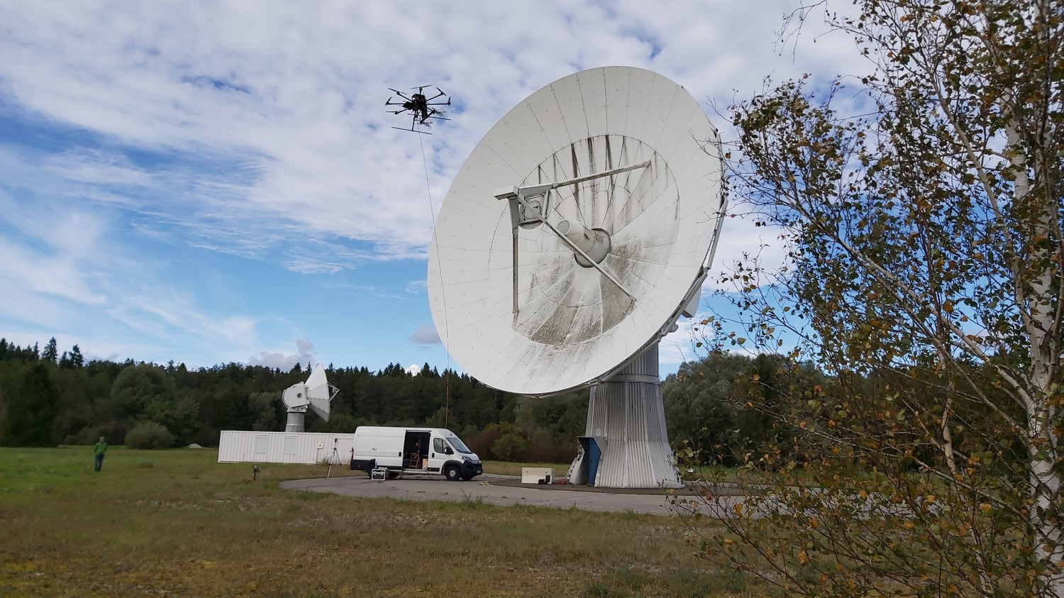UAV-based measurement of the radiation fields of ground station antennas
